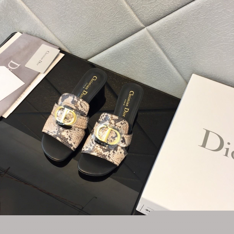 ch**an D*or slippers